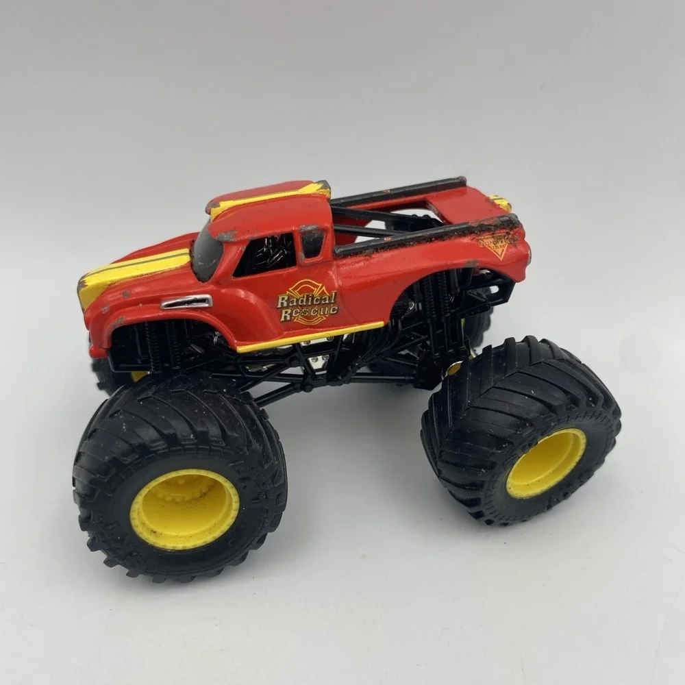 Radical Rescue 1:64 Monster‎ Jam Hot Wheels RARE Truck